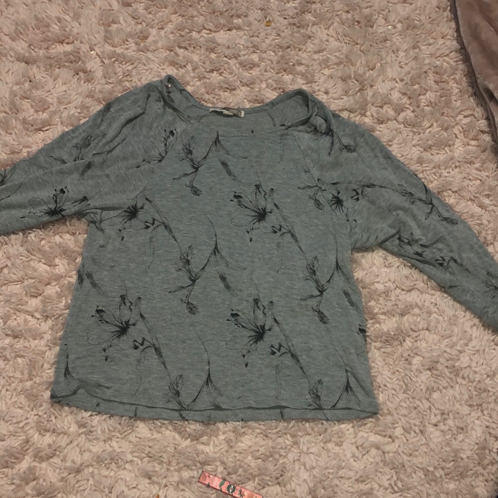 Grey Sweater with flowers